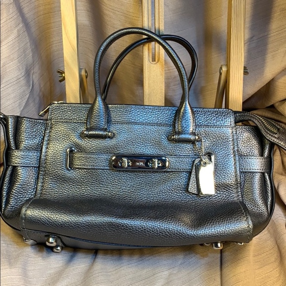 Coach leather gunmetal pocketbook EUC no strap